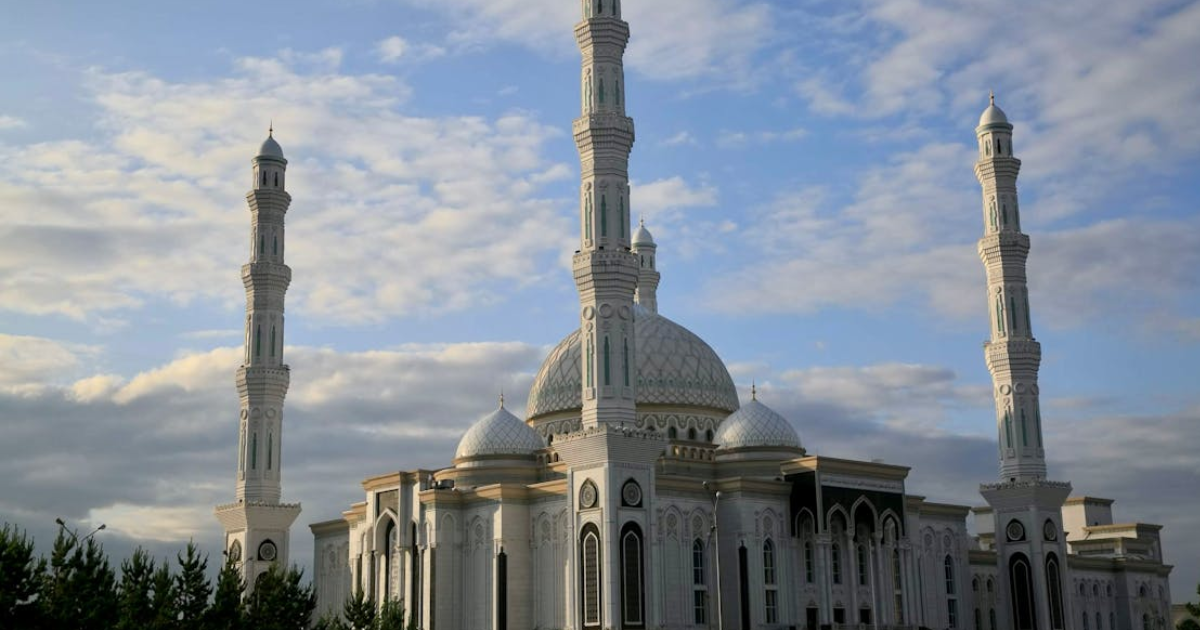 Negara Underrated - 10 Negara Underrated dengan Peluang Kerja Besar untuk WNI