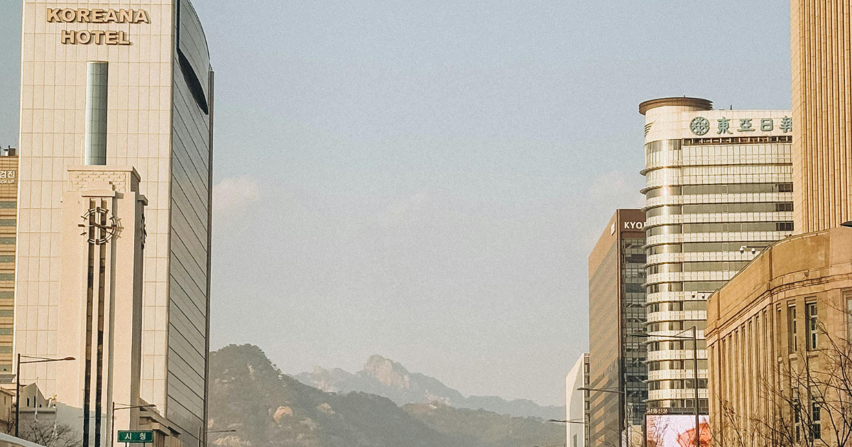 Kerja di Korea - Lulusan SMK Kerja di Korea? Ini Syarat, Gaji, & Cara Daftarnya!